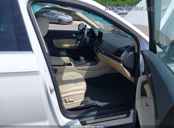 WA1ABAFY9R2045404 2024 AUDI Q5 White Vista interior delantera