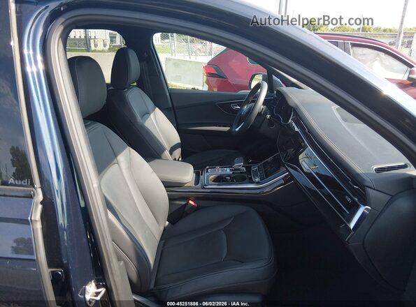 WA1ACBF70SD034313 2025 AUDI Q7 Blue Front interior view