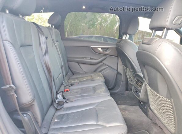 WA1ACBF71PD014028 2023 AUDI Q7 White Vista interior trasera