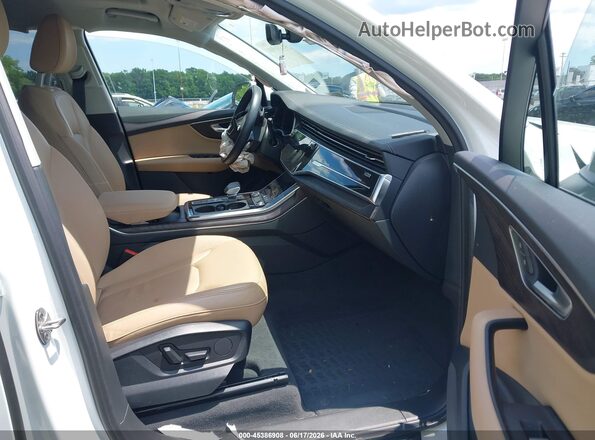 WA1ACBF77RD009273 2024 AUDI Q7 White Vista interior delantera