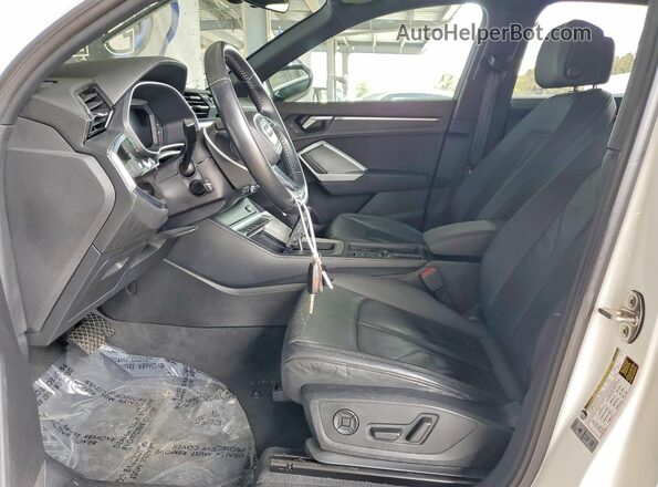 WA1AECF32K1078991 2019 AUDI Q3 White 