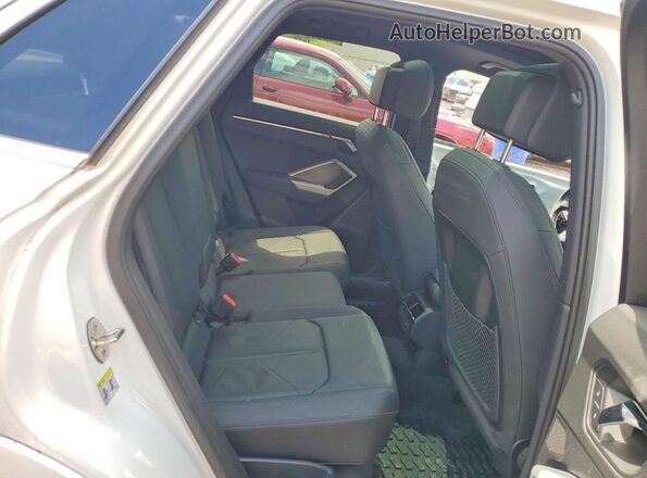 WA1AECF32L1114342 2020 AUDI Q3 Белый Вид задней части салона