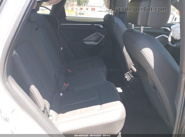 WA1AECF35L1029043 2020 AUDI Q3 White Widok naklejki z numerem VIN