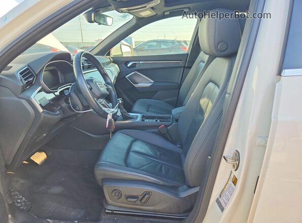 WA1AECF35L1032265 2020 AUDI Q3 White Front interior view