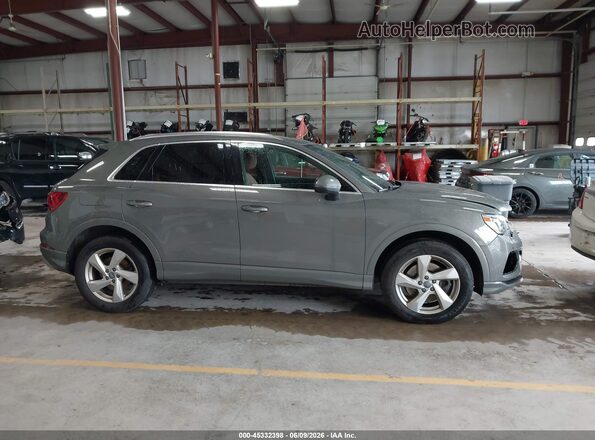 WA1AECF38L1075014 2020 AUDI Q3 Gray Rear interior view