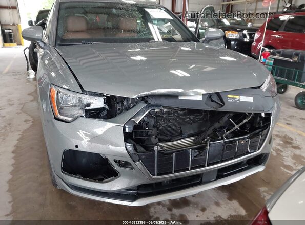 WA1AECF38L1075014 2020 AUDI Q3 Gray Front view