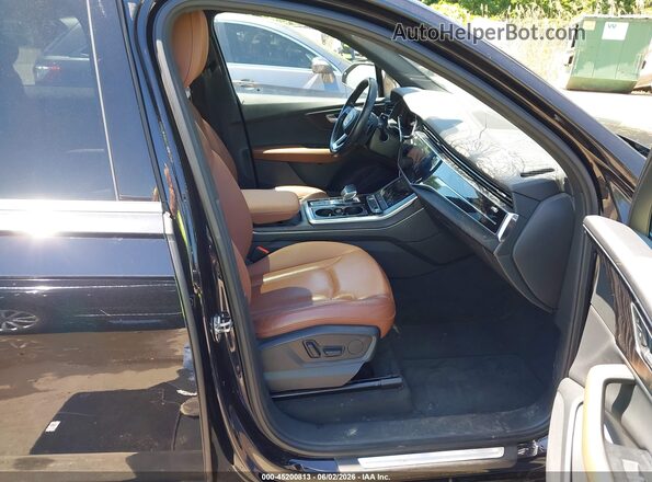 WA1AJAF72MD029472 2021 AUDI Q7 Black Front interior view