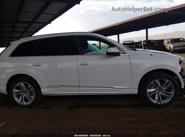 WA1AJAF76MD028292 2021 AUDI Q7 White 360 interior view