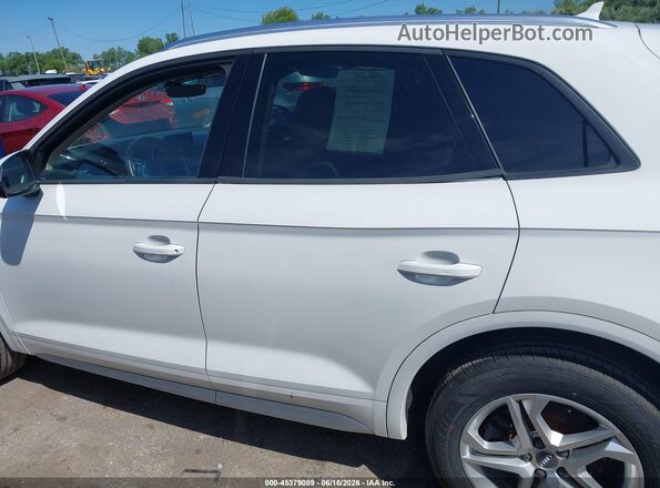 WA1ANAFY1J2153589 2018 AUDI Q5 White 360 interior view