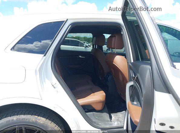WA1ANAFY1K2118035 2019 AUDI Q5 White VIN კოდის სტიკერის ხედი