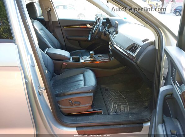 WA1ANAFY2J2014345 2018 AUDI Q5 Silver Vista interior delantera