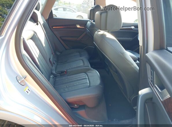 WA1ANAFY2J2014345 2018 AUDI Q5 Silver Vista de la etiqueta del VIN