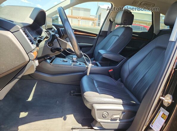 WA1ANAFY2J2134484 2018 AUDI Q5 Black Front interior view