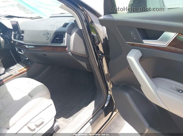 WA1ANAFY2J2165816 2018 AUDI Q5 Черный Вид салона спереди
