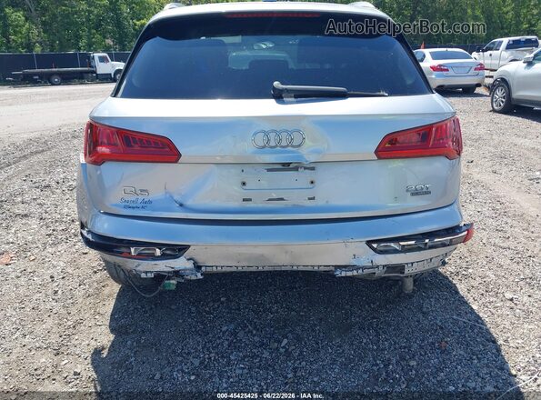 WA1ANAFY2J2193406 2018 AUDI Q5 Silver Widok z przodu