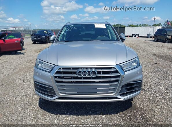 WA1ANAFY2J2193406 2018 AUDI Q5 Silver Widok wnętrza z tyłu
