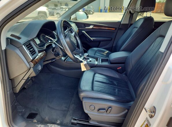 WA1ANAFY2K2124605 2019 AUDI Q5 White Առջևի վահանակի տեսք