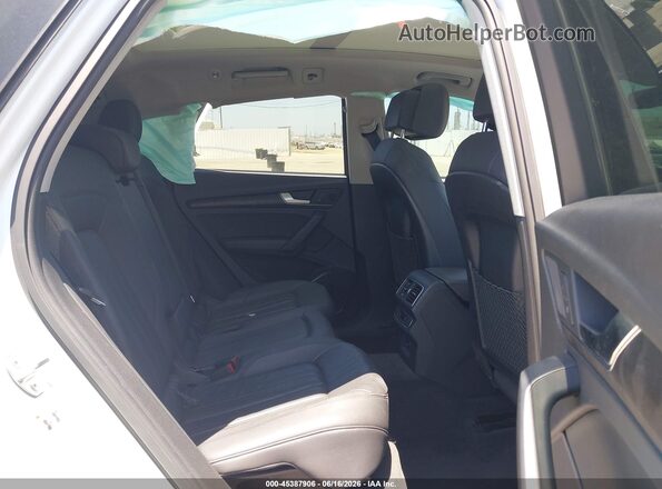 WA1ANAFY3K2049378 2019 AUDI Q5 White Vista de la etiqueta del VIN