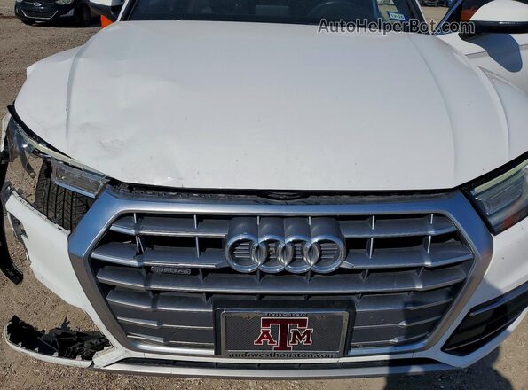 WA1ANAFY3K2072174 2019 AUDI Q5 White Rear interior view