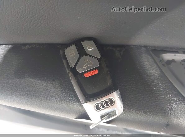 WA1ANAFY6L2010950 2020 AUDI Q5 Gray Widok deski rozdzielczej