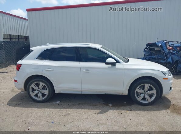 WA1ANAFY7K2050372 2019 AUDI Q5 White Widok wnętrza z tyłu
