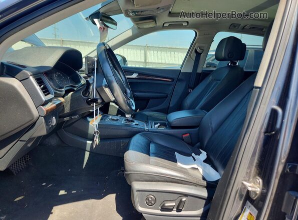 WA1ANAFYXK2052276 2019 AUDI Q5 Charcoal Вид салону спереду