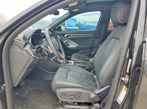 WA1AUCF33M1104780 2021 AUDI Q3 Black Вид салону спереду