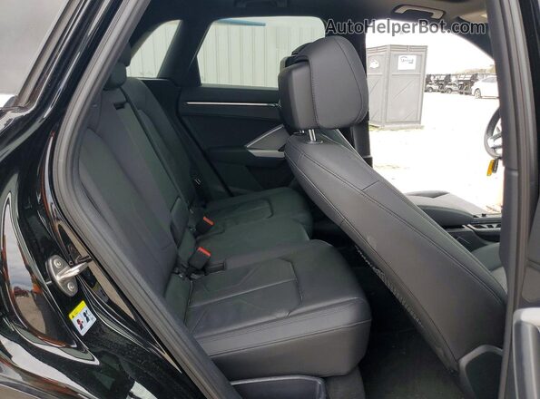 WA1AUCF33M1104780 2021 AUDI Q3 Black Вид задньої частини салону