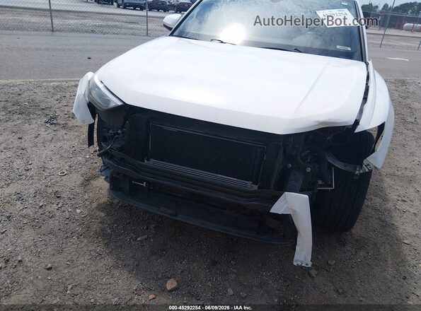 WA1AUCF37M1064350 2021 AUDI Q3 White Vista frontal