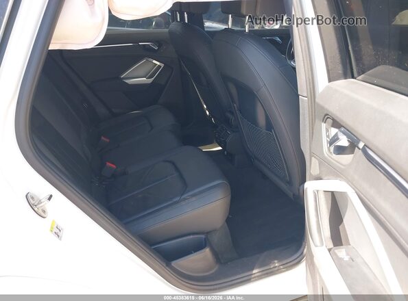 WA1AUCF3XM1096645 2021 AUDI Q3 White Widok naklejki z numerem VIN