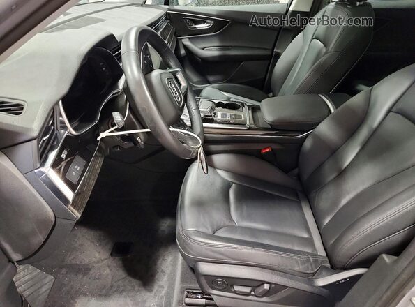 WA1AXBF74ND014722 2022 AUDI Q7 Silver Вид салону спереду