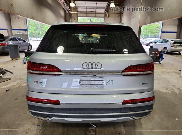 WA1AXBF74ND014722 2022 AUDI Q7 Silver Вид ззаду