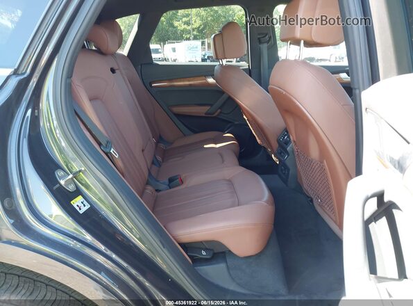 WA1BAAFY3M2040487 2021 AUDI Q5 Gray VIN sticker view