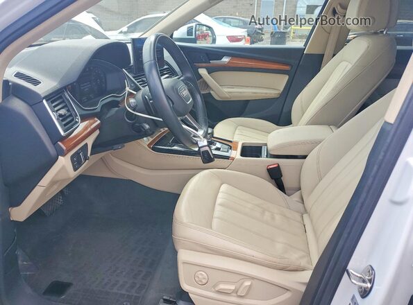 WA1BAAFY3M2090774 2021 AUDI Q5 Белый 