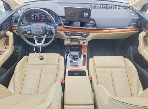 WA1BAAFY8M2058404 2021 AUDI Q5 White 