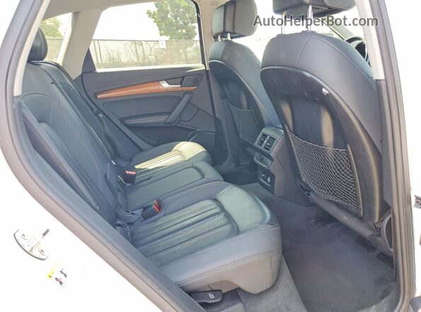 WA1BAAFY9M2019448 2021 AUDI Q5 Белый Вид задней части салона