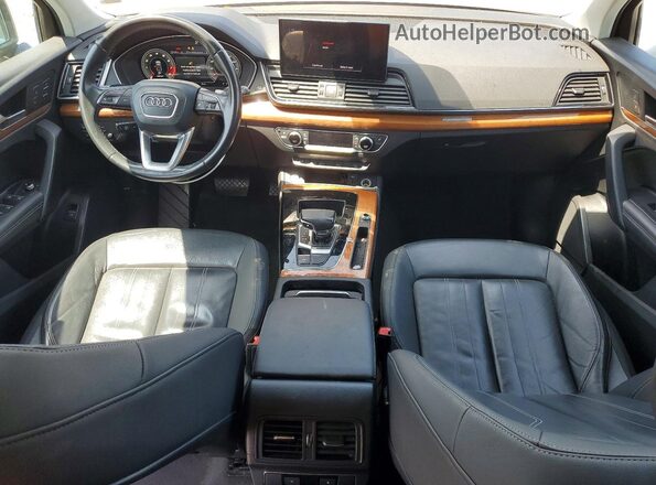 WA1BAAFY9M2019448 2021 AUDI Q5 Белый Вид панели приборов