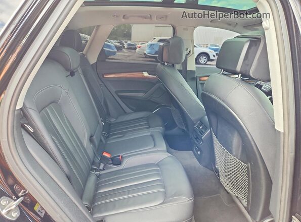 WA1BAAFYXM2014890 2021 AUDI Q5 Black Вид задньої частини салону