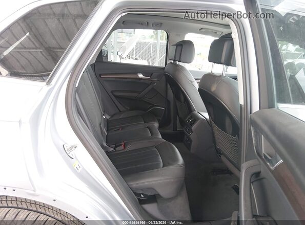 WA1BBAFY1P2007988 2023 AUDI Q5 Silver VIN կոդի պիտակի տեսք