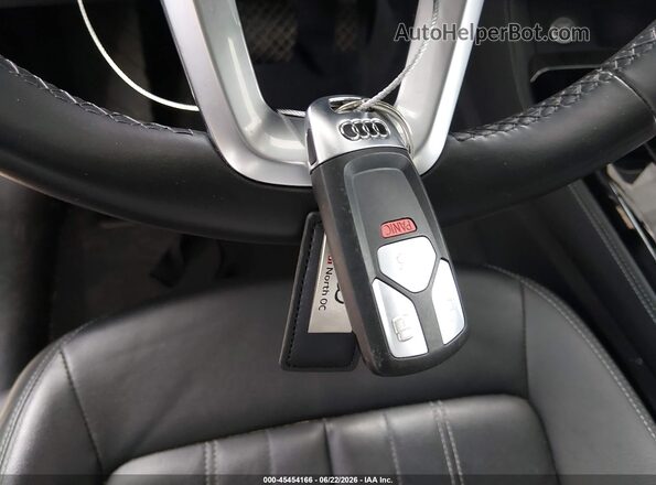 WA1BBAFY1P2007988 2023 AUDI Q5 Silver Առջևի վահանակի տեսք