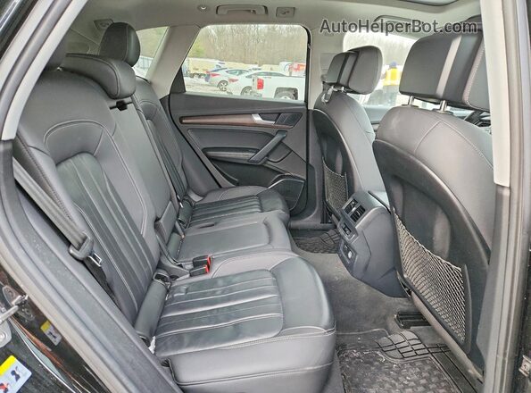 WA1BBAFY7N2120521 2022 AUDI Q5 Black Widok wnętrza z tyłu
