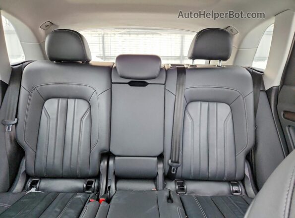 WA1BBAFY7N2120521 2022 AUDI Q5 Black Widok tylnych siedzeń