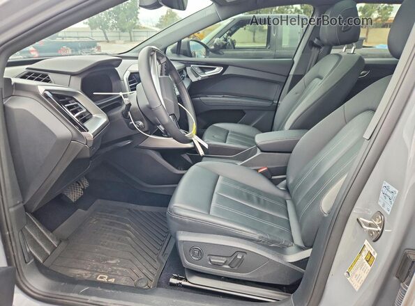 WA1BCBFZ5PP015591 2023 AUDI Q4 Серый Вид салона спереди