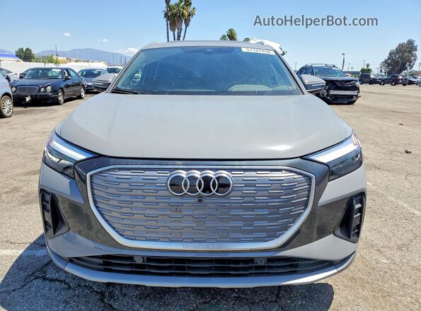 WA1BCBFZ7RP029575 2024 AUDI Q4 Серый Вид спереди