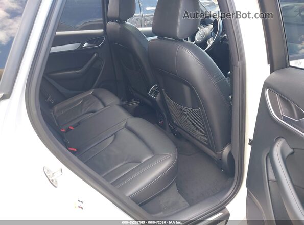 WA1BCCFS0JR033291 2018 AUDI Q3 White Вид наклейки з VIN-кодом