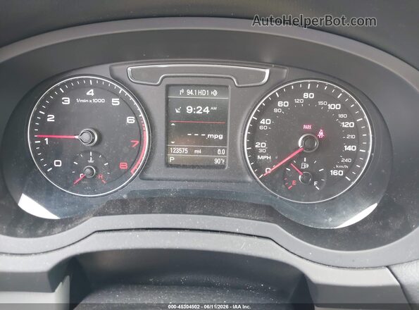 WA1BCCFS2JR005993 2018 AUDI Q3 Синий Вид задних сидений