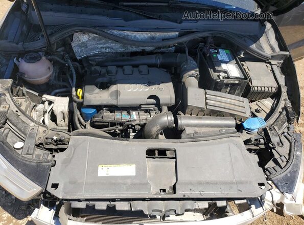 WA1BCCFS2JR012765 2018 AUDI Q3 Blue Widok wnętrza z tyłu