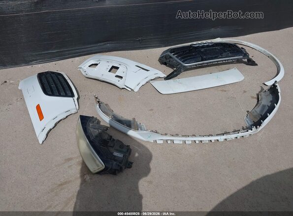 WA1BCCFS3JR014153 2018 AUDI Q3 White Widok zestawu wskaźników