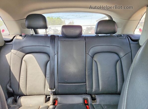WA1BCCFS9JR023116 2018 AUDI Q3 Black Rear seats view