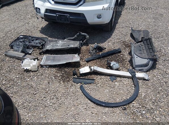 WA1BCCFSXHR011695 2017 AUDI Q3 Black Instrument cluster view